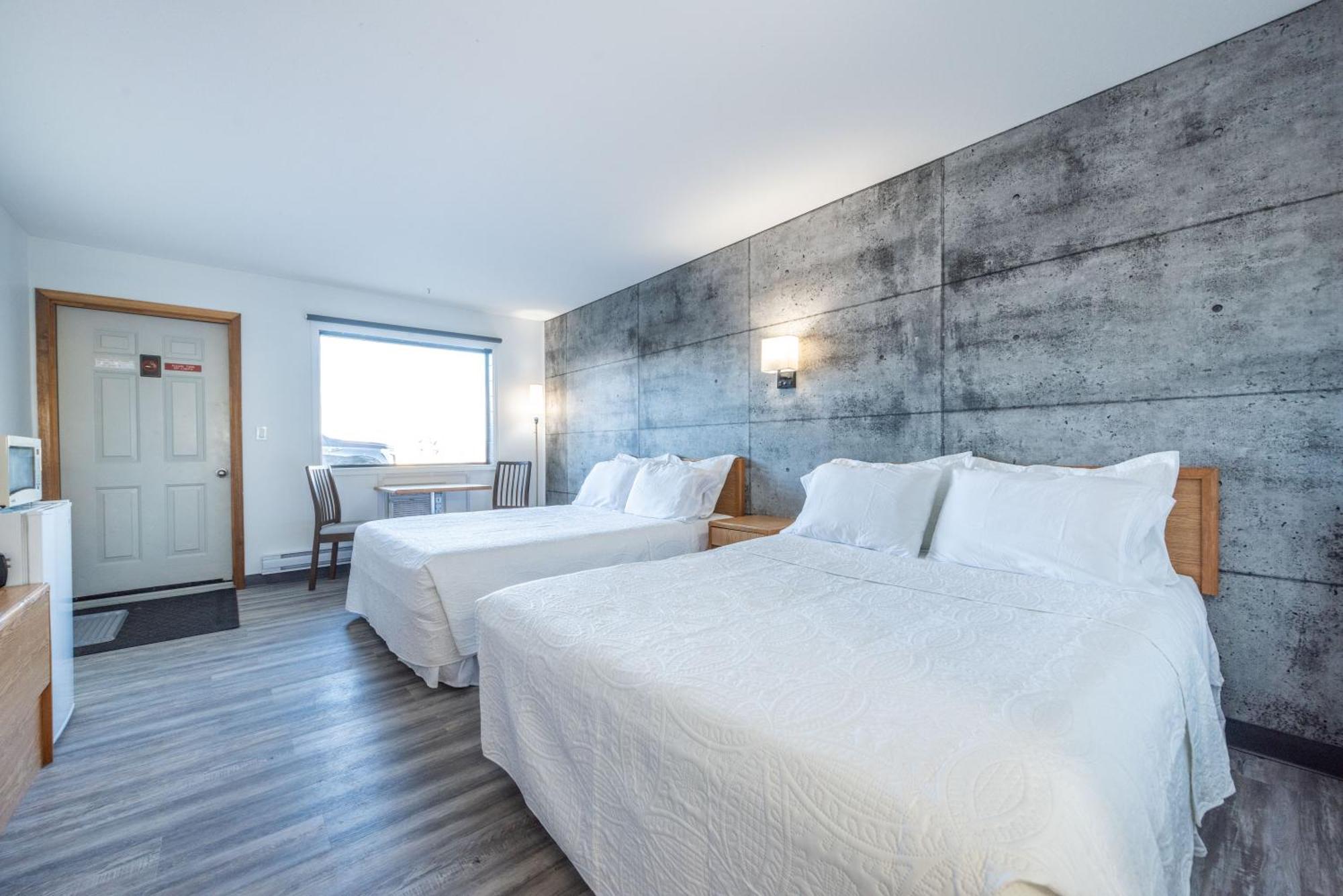 Blue Horse Motel Beiseker Ngoại thất bức ảnh