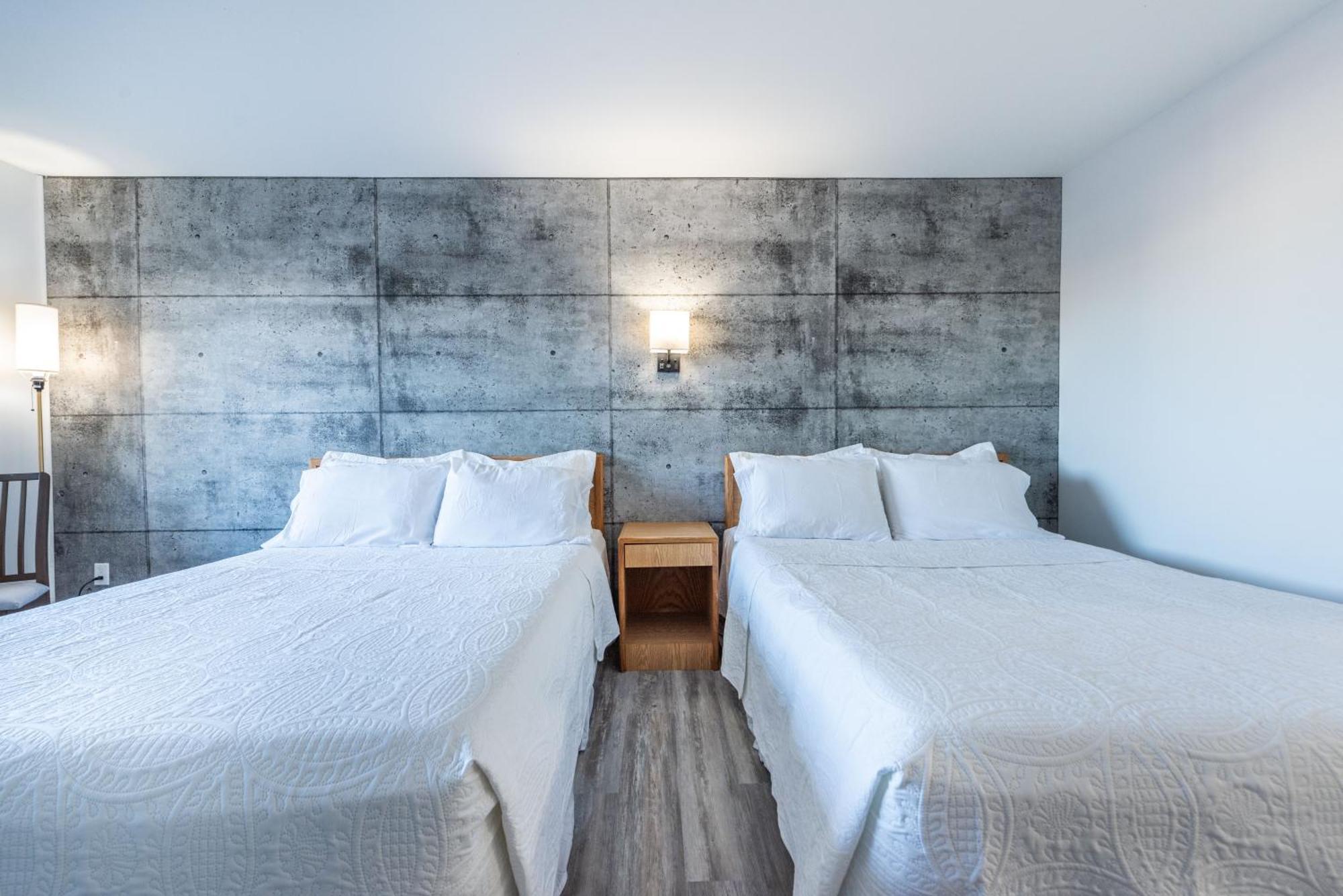 Blue Horse Motel Beiseker Ngoại thất bức ảnh
